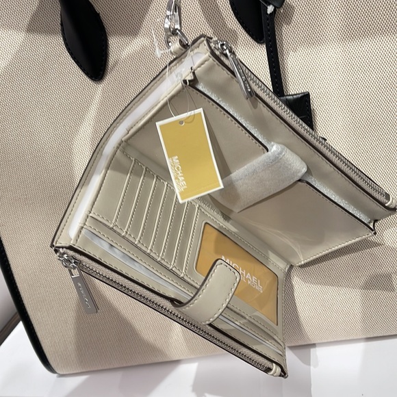 MICHAEL KORS LARGE DOUBLE ZIP WRISTLET wallet, clutch, - Picture 13 of 16